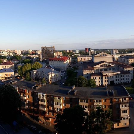 شقة Чудова Квартира В Центрі Міста روفنو المظهر الخارجي الصورة